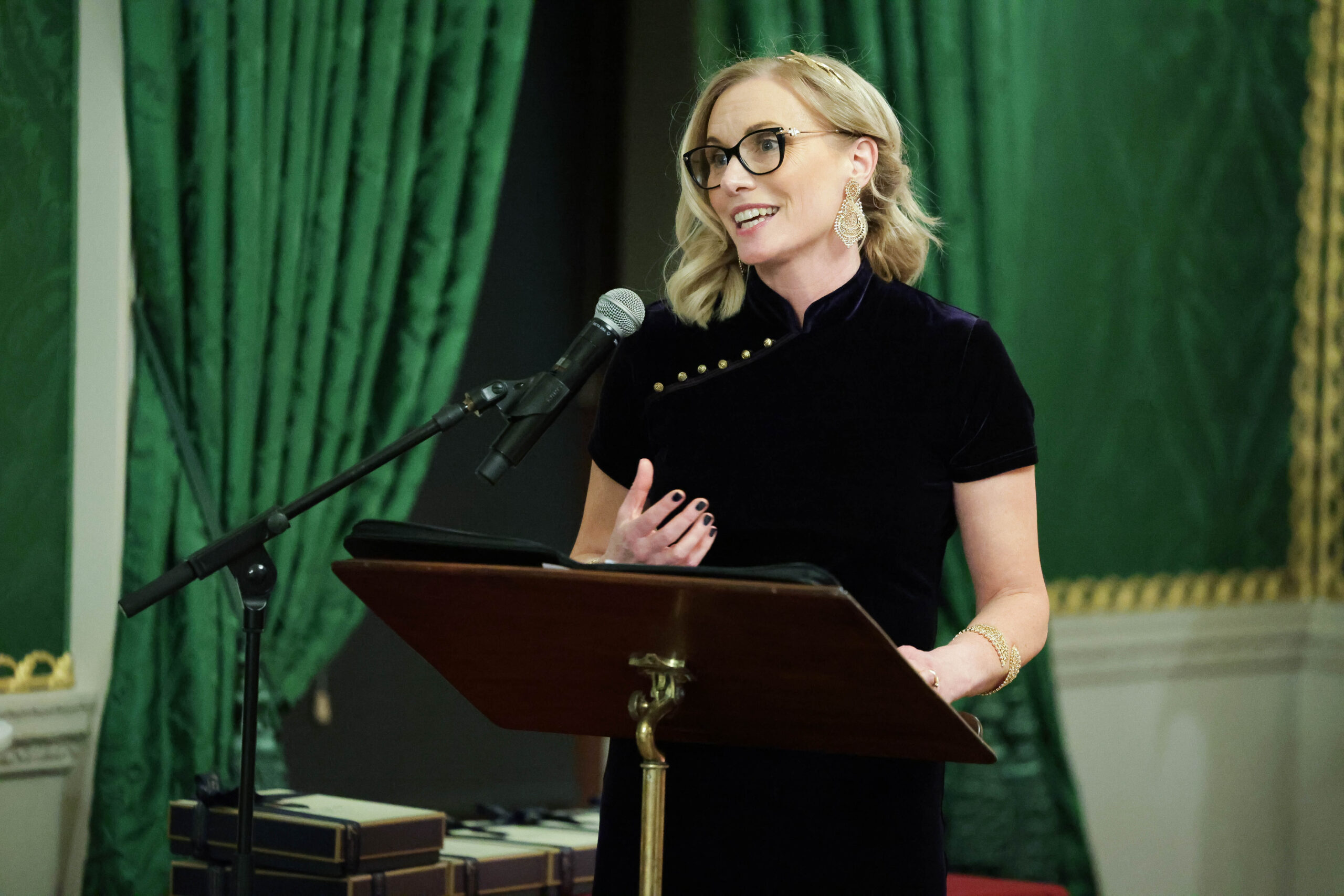 Fellow Vincenta Leyden addresses attendees of the 2025 Fellowship Graduation.