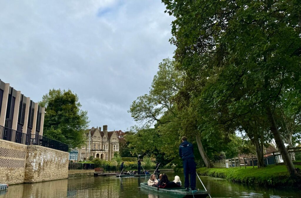 Fellows punting in Oxford.